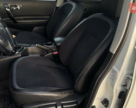 Белый Ниссан Кашкай, объемом двигателя 1.6 л и пробегом 231 тыс. км за 12399 $, фото 11 на Automoto.ua