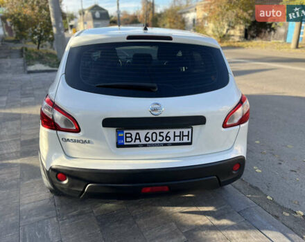 Белый Ниссан Кашкай, объемом двигателя 1.6 л и пробегом 167 тыс. км за 10000 $, фото 4 на Automoto.ua