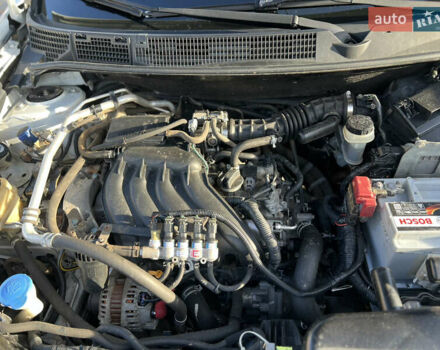 Белый Ниссан Кашкай, объемом двигателя 1.6 л и пробегом 167 тыс. км за 10000 $, фото 16 на Automoto.ua