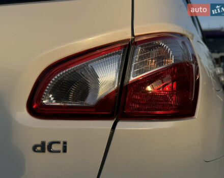 Белый Ниссан Кашкай, объемом двигателя 1.5 л и пробегом 220 тыс. км за 13500 $, фото 12 на Automoto.ua