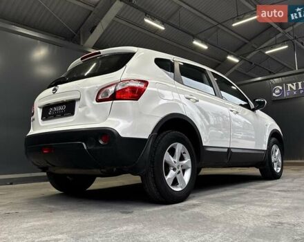 Білий Ніссан Кашкай, об'ємом двигуна 1.6 л та пробігом 141 тис. км за 10000 $, фото 16 на Automoto.ua
