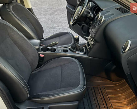 Белый Ниссан Кашкай, объемом двигателя 1.6 л и пробегом 231 тыс. км за 12399 $, фото 19 на Automoto.ua