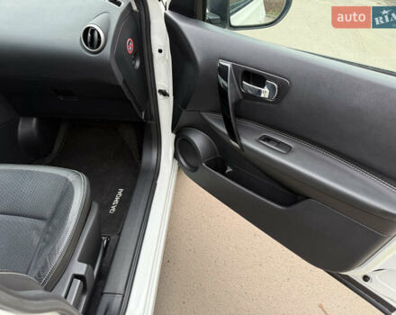 Білий Ніссан Кашкай, об'ємом двигуна 1.5 л та пробігом 177 тис. км за 12299 $, фото 12 на Automoto.ua