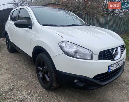 Белый Ниссан Кашкай, объемом двигателя 2 л и пробегом 220 тыс. км за 11000 $, фото 2 на Automoto.ua