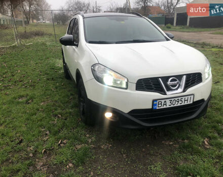 Белый Ниссан Кашкай, объемом двигателя 2 л и пробегом 220 тыс. км за 11000 $, фото 24 на Automoto.ua