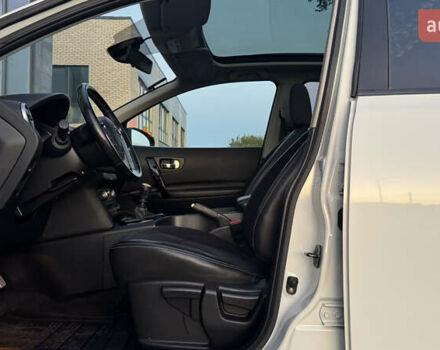 Белый Ниссан Кашкай, объемом двигателя 1.6 л и пробегом 231 тыс. км за 12399 $, фото 10 на Automoto.ua