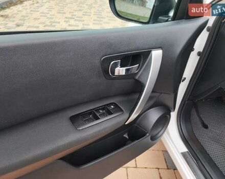 Білий Ніссан Кашкай, об'ємом двигуна 2 л та пробігом 128 тис. км за 11800 $, фото 26 на Automoto.ua