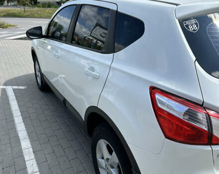 Белый Ниссан Кашкай, объемом двигателя 2 л и пробегом 153 тыс. км за 12500 $, фото 9 на Automoto.ua