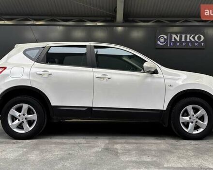 Білий Ніссан Кашкай, об'ємом двигуна 1.6 л та пробігом 141 тис. км за 10000 $, фото 17 на Automoto.ua