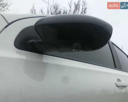 Белый Ниссан Кашкай, объемом двигателя 2 л и пробегом 220 тыс. км за 11000 $, фото 14 на Automoto.ua