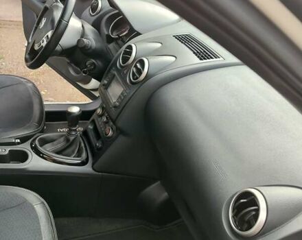 Белый Ниссан Кашкай, объемом двигателя 1.6 л и пробегом 200 тыс. км за 11300 $, фото 2 на Automoto.ua