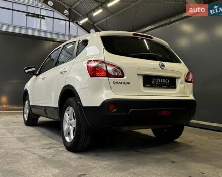 Білий Ніссан Кашкай, об'ємом двигуна 1.6 л та пробігом 141 тис. км за 10000 $, фото 11 на Automoto.ua