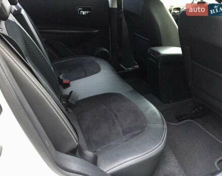 Белый Ниссан Кашкай, объемом двигателя 1.5 л и пробегом 202 тыс. км за 12500 $, фото 6 на Automoto.ua