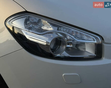 Белый Ниссан Кашкай, объемом двигателя 1.5 л и пробегом 220 тыс. км за 13500 $, фото 26 на Automoto.ua