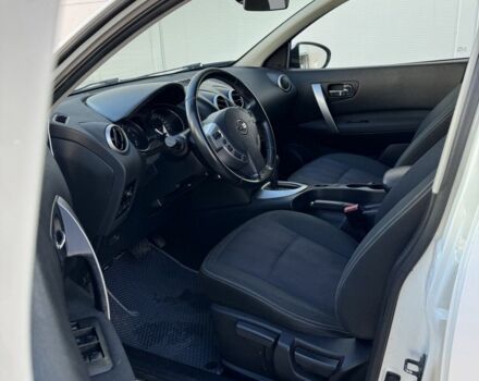 Білий Ніссан Кашкай, об'ємом двигуна 1.6 л та пробігом 135 тис. км за 10000 $, фото 7 на Automoto.ua