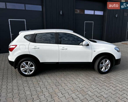 Белый Ниссан Кашкай, объемом двигателя 1.5 л и пробегом 229 тыс. км за 11600 $, фото 7 на Automoto.ua