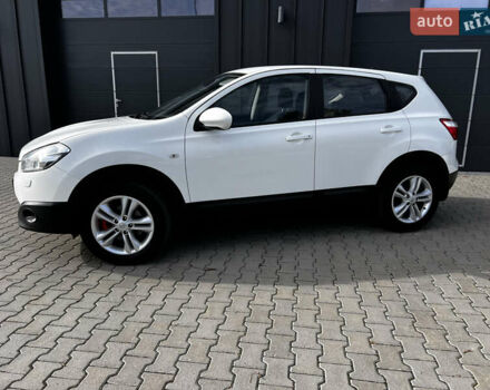 Белый Ниссан Кашкай, объемом двигателя 1.5 л и пробегом 229 тыс. км за 11600 $, фото 2 на Automoto.ua