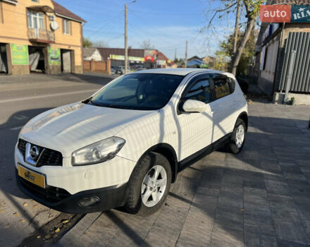Белый Ниссан Кашкай, объемом двигателя 1.6 л и пробегом 167 тыс. км за 10000 $, фото 1 на Automoto.ua