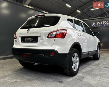 Білий Ніссан Кашкай, об'ємом двигуна 1.6 л та пробігом 141 тис. км за 10000 $, фото 14 на Automoto.ua