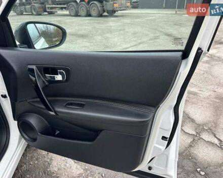 Белый Ниссан Кашкай, объемом двигателя 1.46 л и пробегом 225 тыс. км за 12350 $, фото 56 на Automoto.ua