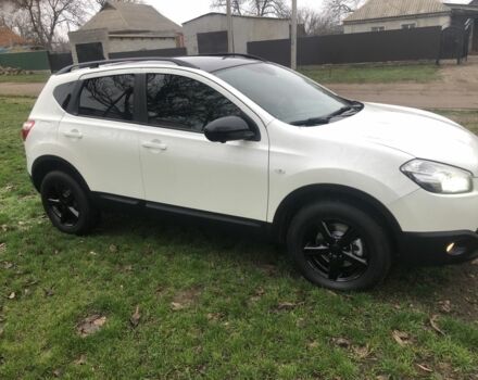 Белый Ниссан Кашкай, объемом двигателя 2 л и пробегом 220 тыс. км за 11000 $, фото 3 на Automoto.ua