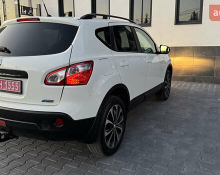 Белый Ниссан Кашкай, объемом двигателя 1.6 л и пробегом 231 тыс. км за 12399 $, фото 7 на Automoto.ua