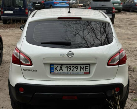 Білий Ніссан Кашкай, об'ємом двигуна 1.6 л та пробігом 175 тис. км за 11000 $, фото 6 на Automoto.ua