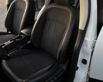 Белый Ниссан Кашкай, объемом двигателя 1.6 л и пробегом 231 тыс. км за 12399 $, фото 10 на Automoto.ua