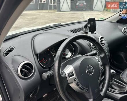 Белый Ниссан Кашкай, объемом двигателя 1.46 л и пробегом 225 тыс. км за 12350 $, фото 44 на Automoto.ua