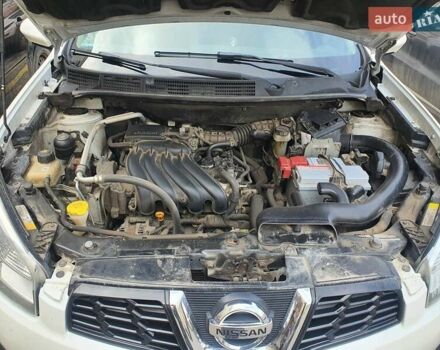 Белый Ниссан Кашкай, объемом двигателя 1.6 л и пробегом 180 тыс. км за 11000 $, фото 1 на Automoto.ua