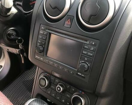 Белый Ниссан Кашкай, объемом двигателя 2 л и пробегом 265 тыс. км за 12500 $, фото 13 на Automoto.ua