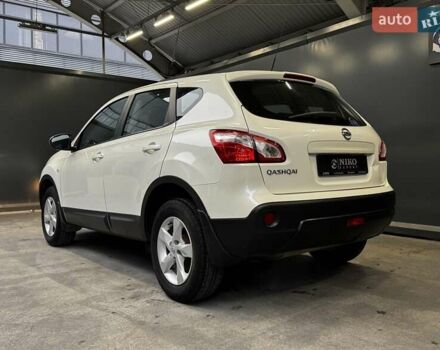 Білий Ніссан Кашкай, об'ємом двигуна 1.6 л та пробігом 141 тис. км за 10000 $, фото 9 на Automoto.ua