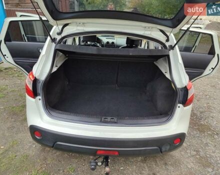 Белый Ниссан Кашкай, объемом двигателя 1.6 л и пробегом 200 тыс. км за 11300 $, фото 12 на Automoto.ua