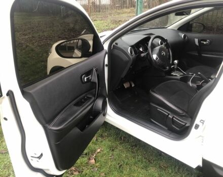 Белый Ниссан Кашкай, объемом двигателя 2 л и пробегом 220 тыс. км за 11000 $, фото 10 на Automoto.ua