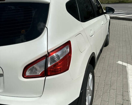 Белый Ниссан Кашкай, объемом двигателя 2 л и пробегом 153 тыс. км за 12500 $, фото 8 на Automoto.ua