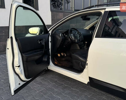 Белый Ниссан Кашкай, объемом двигателя 1.6 л и пробегом 231 тыс. км за 12399 $, фото 9 на Automoto.ua