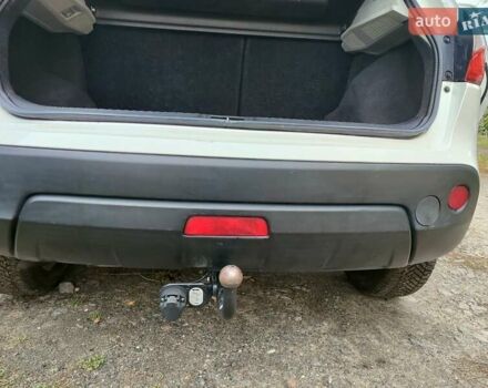 Белый Ниссан Кашкай, объемом двигателя 1.6 л и пробегом 200 тыс. км за 11300 $, фото 14 на Automoto.ua