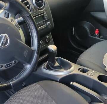 Белый Ниссан Кашкай, объемом двигателя 1.6 л и пробегом 172 тыс. км за 12000 $, фото 5 на Automoto.ua