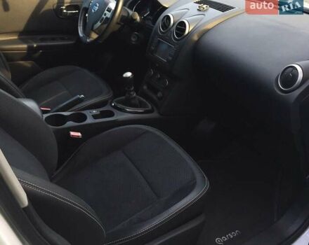 Белый Ниссан Кашкай, объемом двигателя 1.5 л и пробегом 202 тыс. км за 12500 $, фото 5 на Automoto.ua