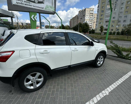 Белый Ниссан Кашкай, объемом двигателя 2 л и пробегом 153 тыс. км за 12500 $, фото 13 на Automoto.ua