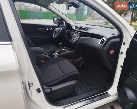 Белый Ниссан Кашкай, объемом двигателя 1.5 л и пробегом 190 тыс. км за 13990 $, фото 43 на Automoto.ua