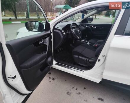 Белый Ниссан Кашкай, объемом двигателя 1.5 л и пробегом 190 тыс. км за 13990 $, фото 26 на Automoto.ua