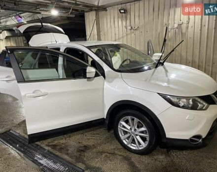 Білий Ніссан Кашкай, об'ємом двигуна 1.6 л та пробігом 169 тис. км за 14700 $, фото 2 на Automoto.ua