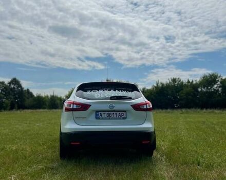 Белый Ниссан Кашкай, объемом двигателя 1.6 л и пробегом 130 тыс. км за 15200 $, фото 6 на Automoto.ua