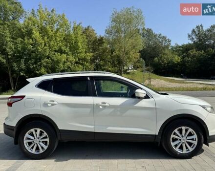 Білий Ніссан Кашкай, об'ємом двигуна 1.6 л та пробігом 233 тис. км за 13500 $, фото 1 на Automoto.ua