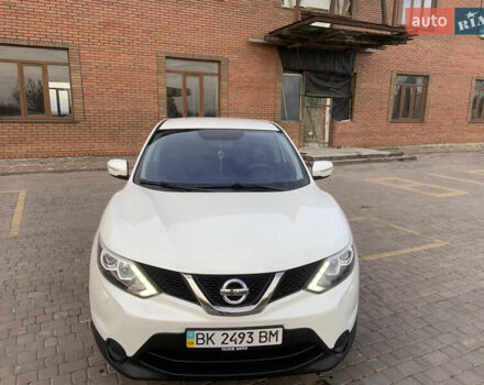 Белый Ниссан Кашкай, объемом двигателя 1.2 л и пробегом 140 тыс. км за 10850 $, фото 4 на Automoto.ua