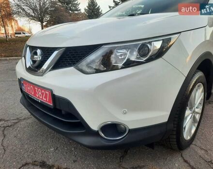 Белый Ниссан Кашкай, объемом двигателя 1.5 л и пробегом 171 тыс. км за 14800 $, фото 29 на Automoto.ua