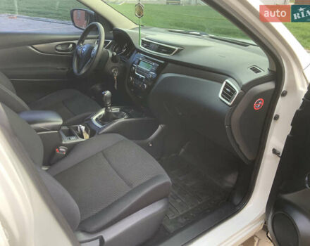 Белый Ниссан Кашкай, объемом двигателя 1.2 л и пробегом 140 тыс. км за 10850 $, фото 16 на Automoto.ua