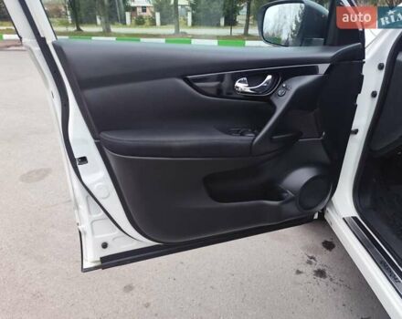 Белый Ниссан Кашкай, объемом двигателя 1.5 л и пробегом 190 тыс. км за 13990 $, фото 29 на Automoto.ua