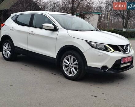 Белый Ниссан Кашкай, объемом двигателя 1.5 л и пробегом 190 тыс. км за 13990 $, фото 6 на Automoto.ua